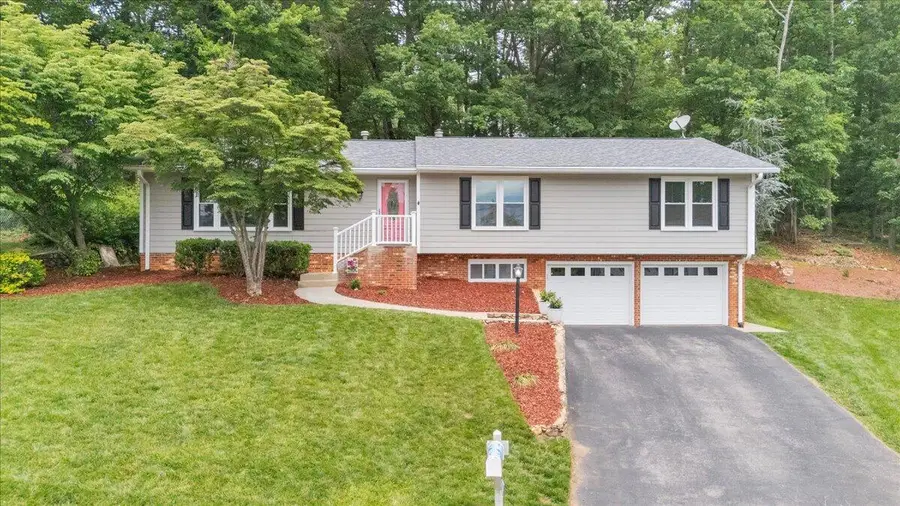 6132 Flamingo Dr, Roanoke, VA 24018 - #2