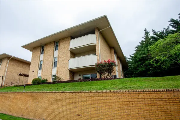 5260 Crossbow Cir #2B, Roanoke, VA 24018