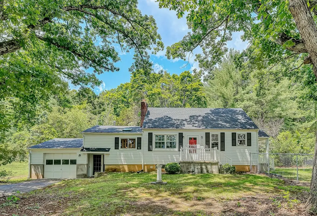 2908 Loch Haven Dr, Roanoke, VA 24019 - #1