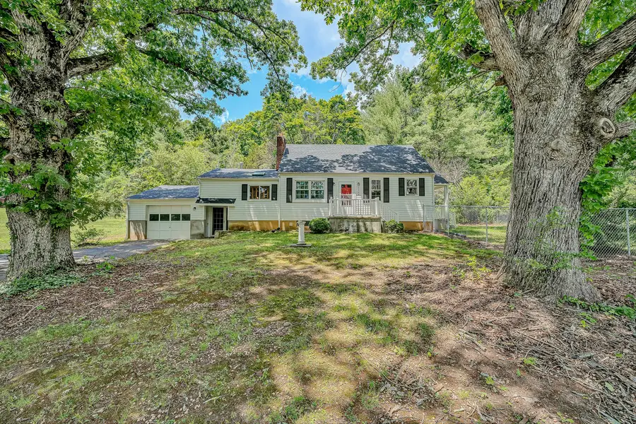 2908 Loch Haven Dr, Roanoke, VA 24019 - #2