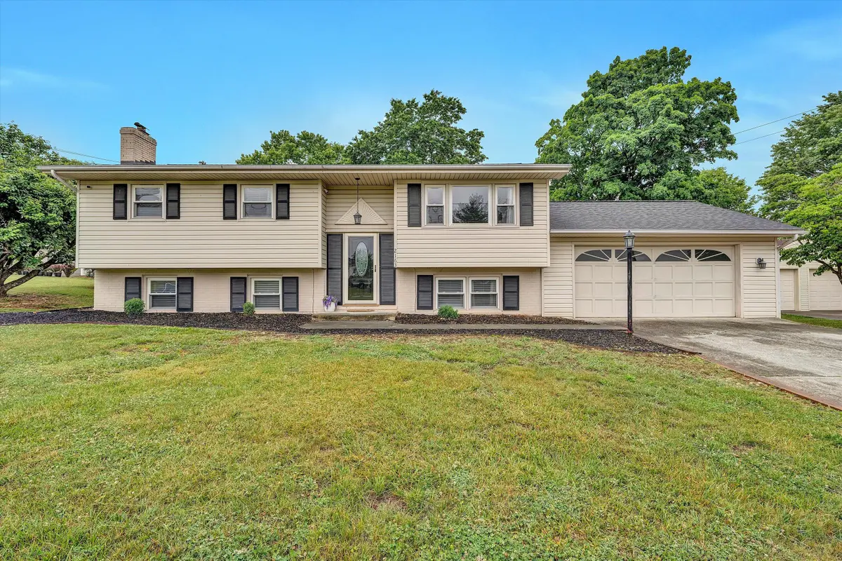 2163 Mill Ln, Salem, VA 24153 - #1