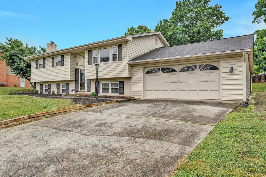 2163 Mill Ln, Salem, VA 24153 - #3
