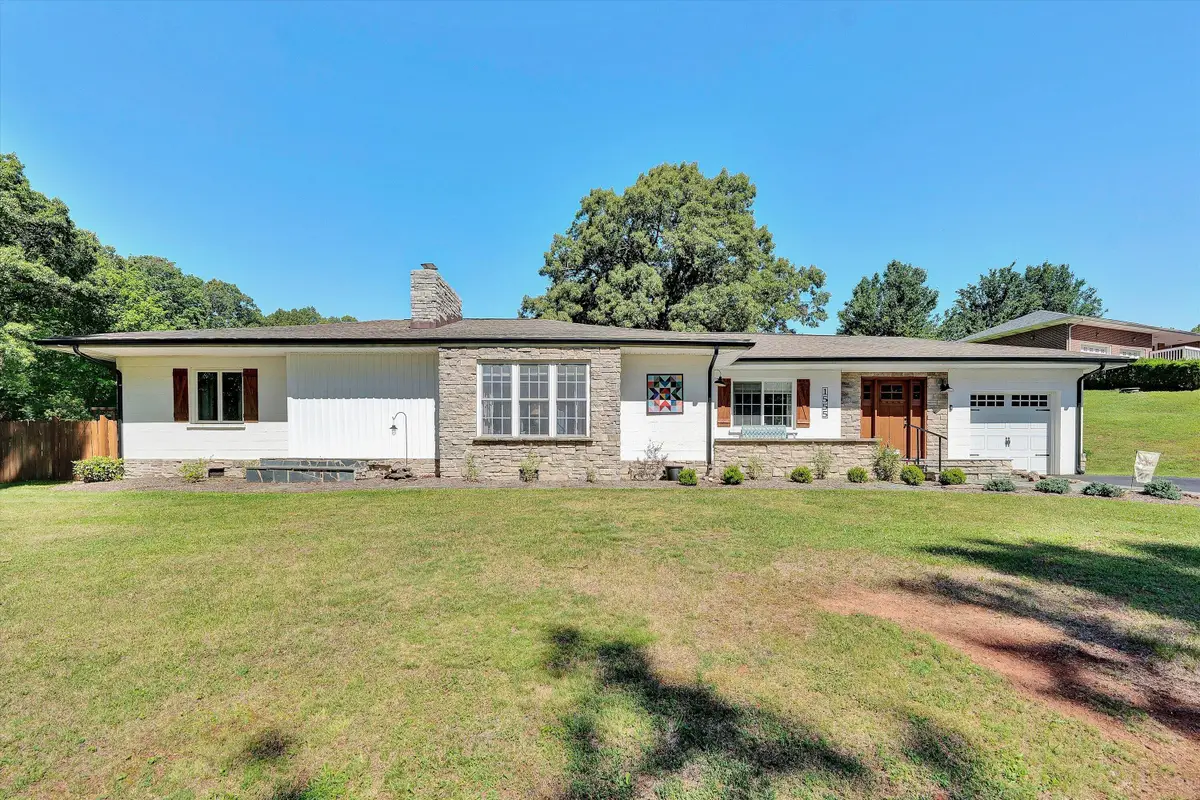 1555 Coopers Cove Rd, Hardy, VA 24101 - #1