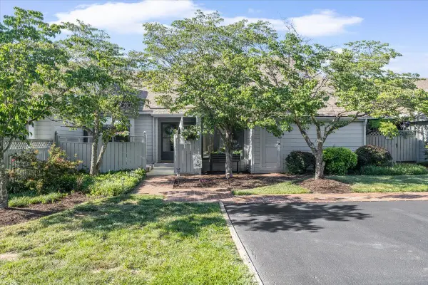 2530 S Clearing Rd, Salem, VA 24153