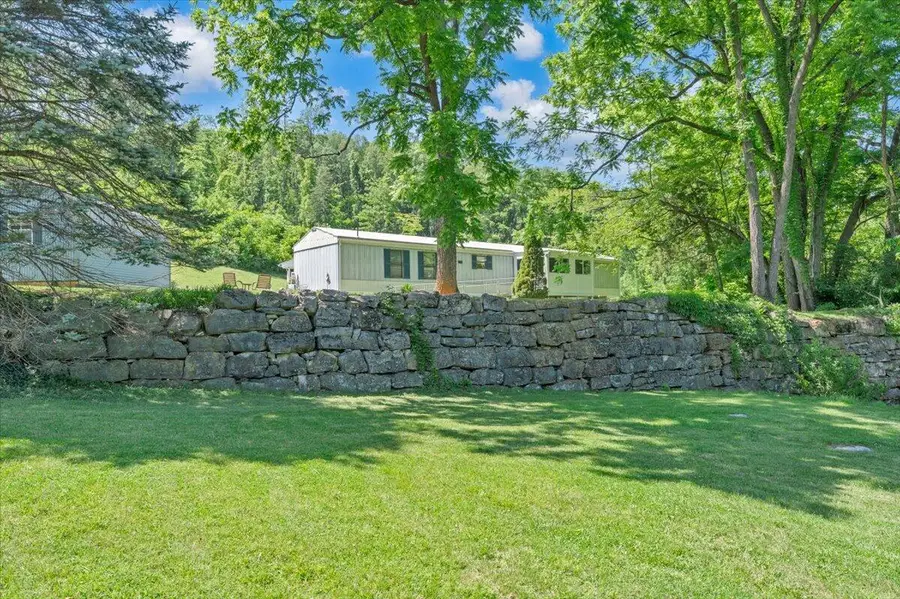 22 Walnut Grove Cir, Buchanan, VA 24066 - #2