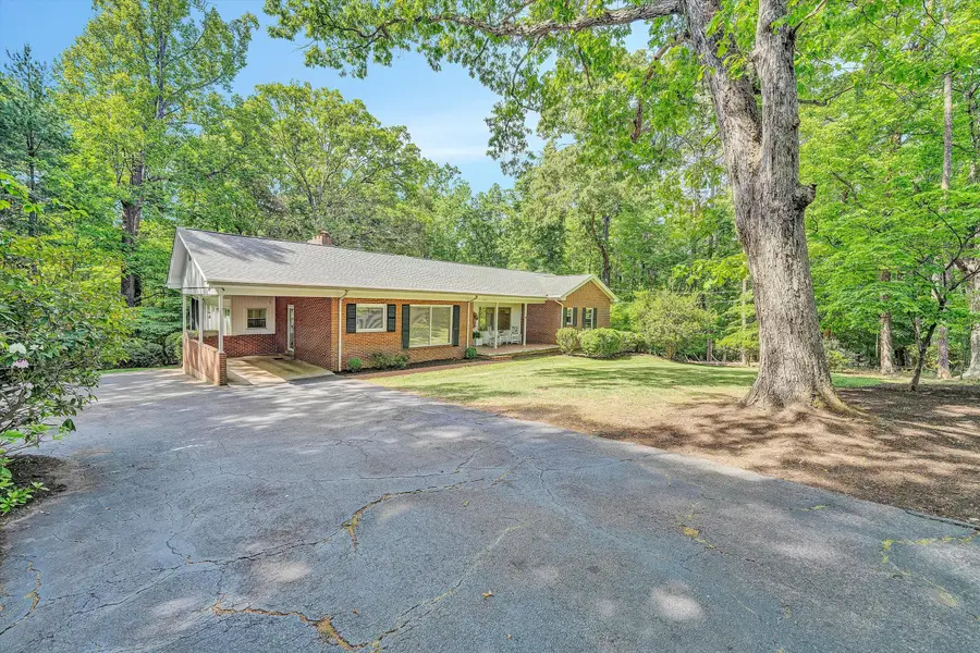 1307 Valley View Rd, Martinsville, VA 24112 - #2