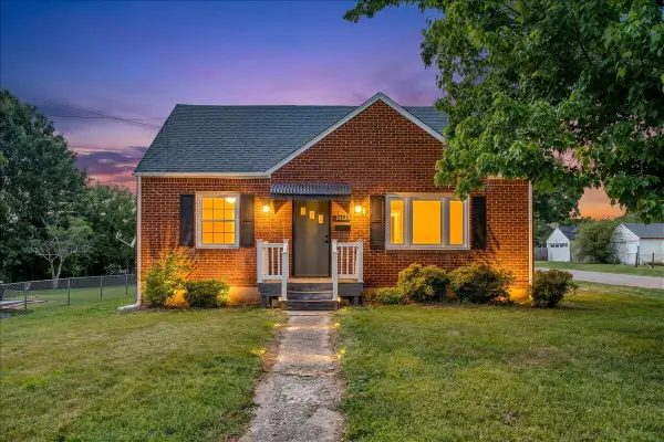 2438 Churchill Dr Nw, Roanoke, VA 24012