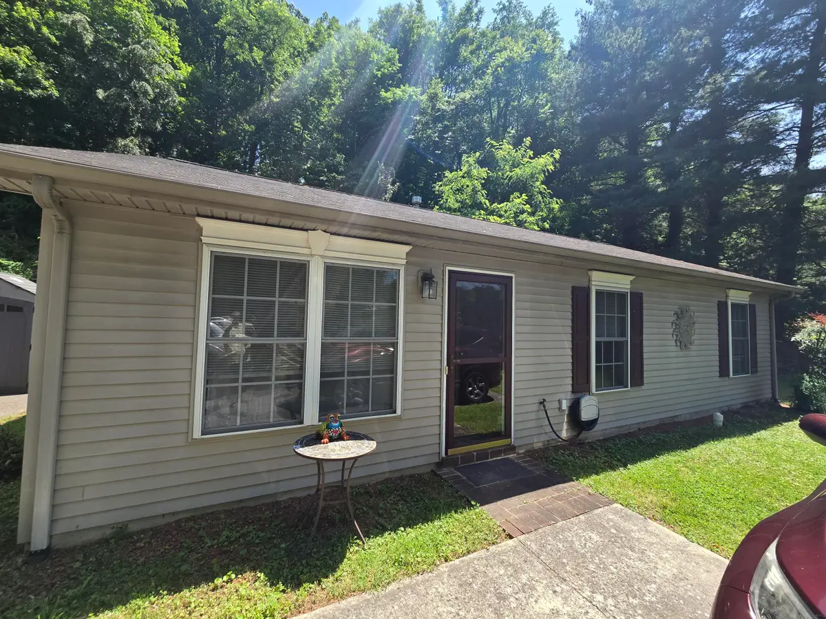 2604 Grandin Rd Sw, Roanoke, VA 24015 - #1