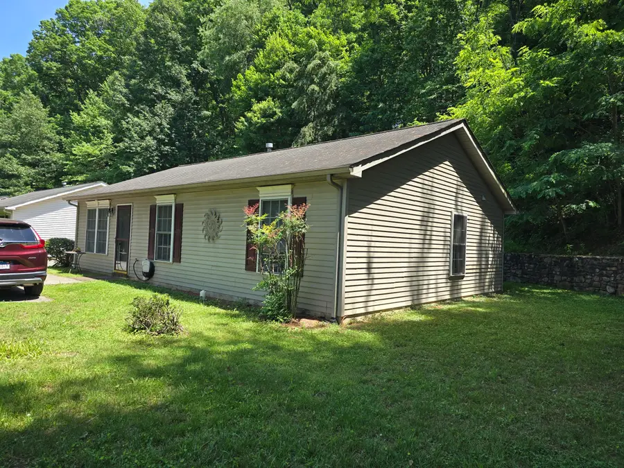 2604 Grandin Rd Sw, Roanoke, VA 24015 - #2