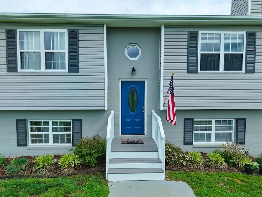 1460 Westview Dr, Christiansburg, VA 24073 - #2