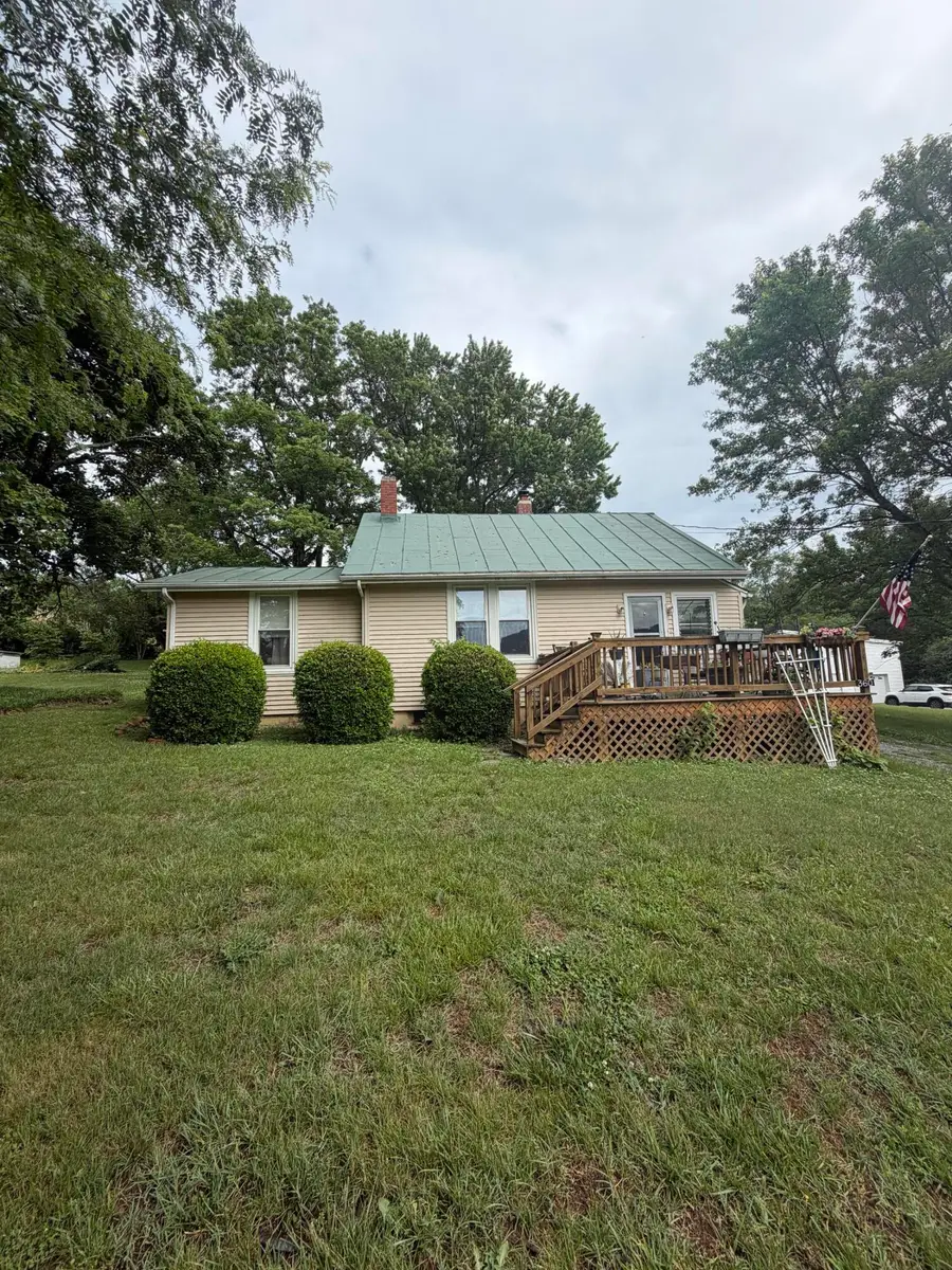 360&384 Rogers Ln, Cloverdale, VA 24077 - #2