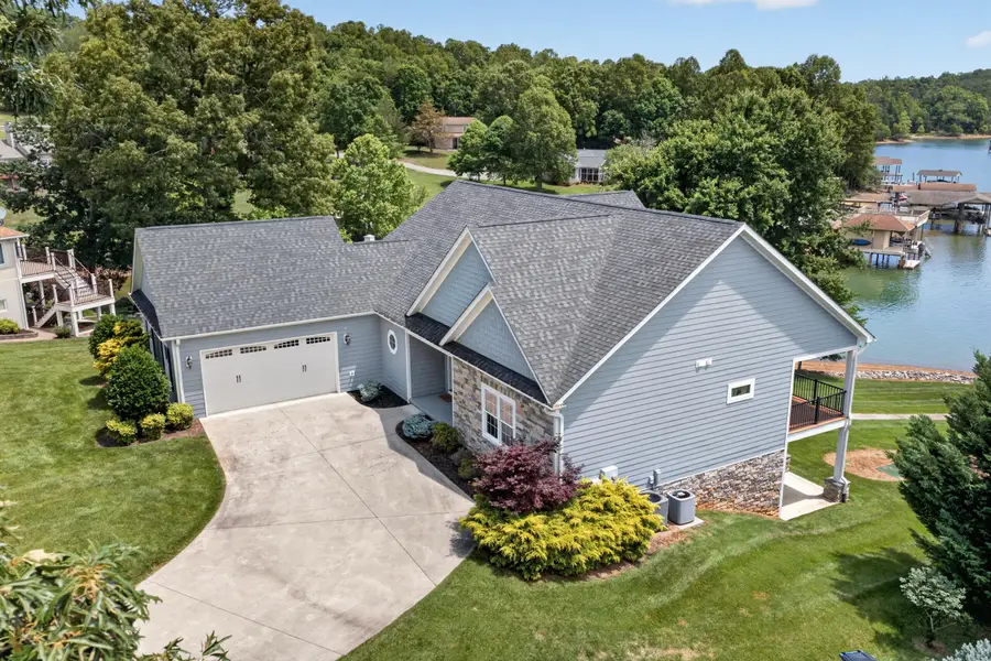 104 St Christopher Ct, Moneta, VA 24121 - #2