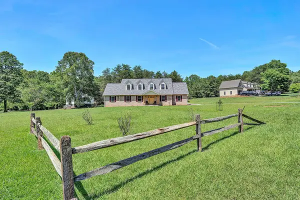 2651 Timberwood Ln, Moneta, VA 24121