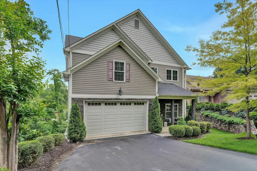 2750 Mcvitty Rd, Roanoke, VA 24018 - #2