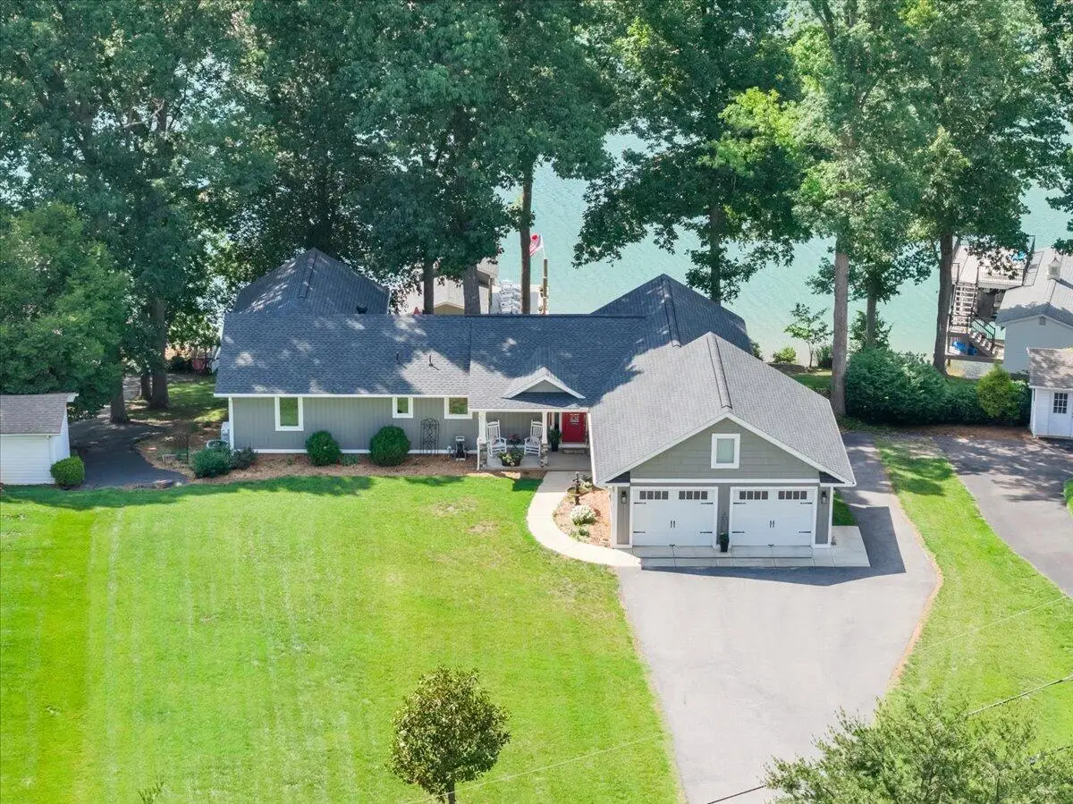 129 Douglas Dr, Moneta, VA 24121 - #1