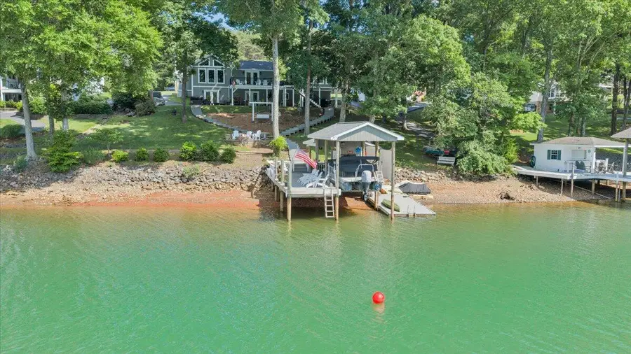 129 Douglas Dr, Moneta, VA 24121 - #2