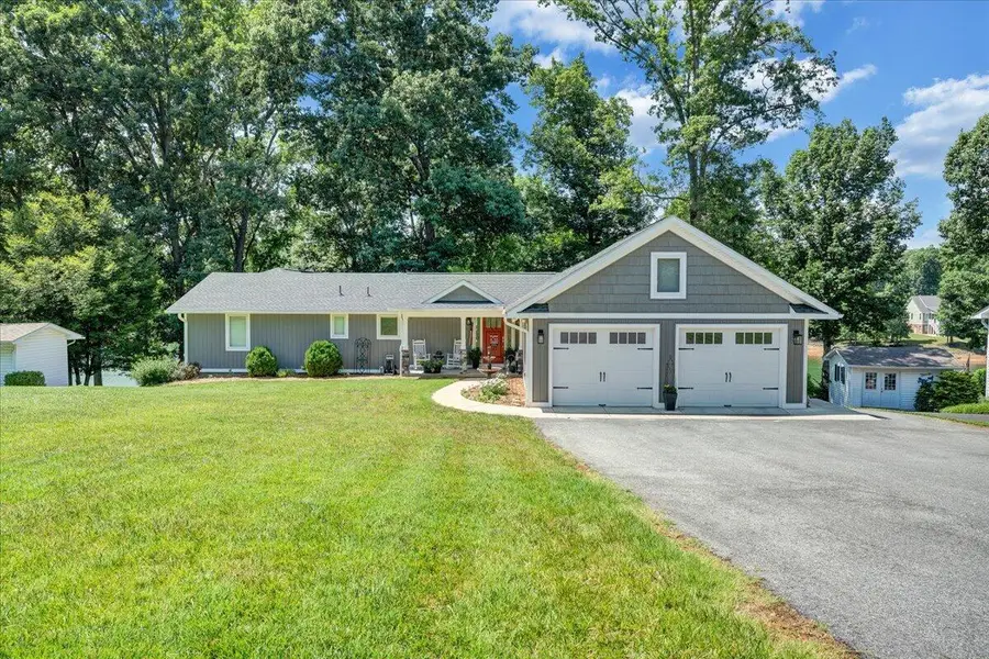 129 Douglas Dr, Moneta, VA 24121 - #3