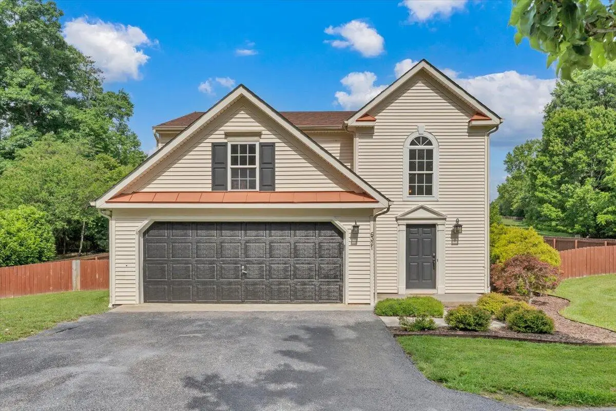 6321 Otter Park Ct, Roanoke, VA 24018 - #1