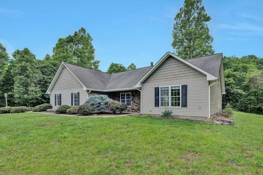1955 Poplar View Rd, Roanoke, VA 24018 - #2
