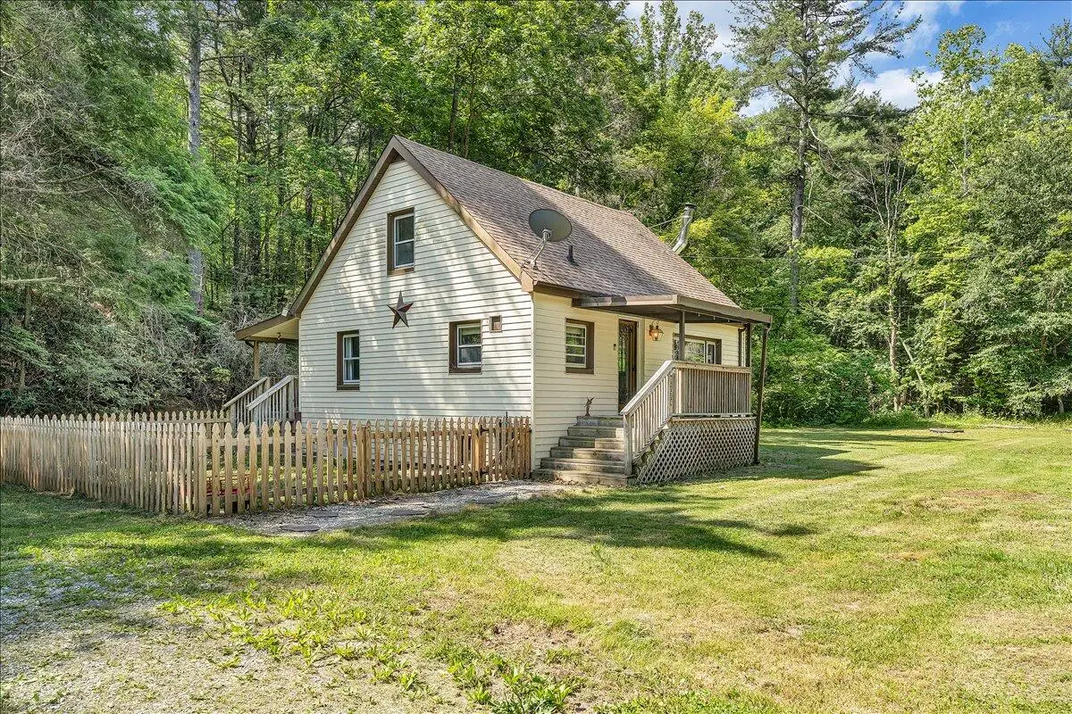 5774 Bradshaw Rd, Salem, VA 24153 - #1