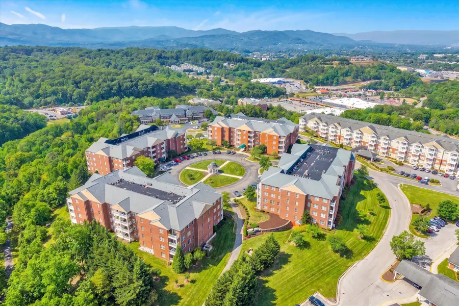 4438 Pheasant Ridge Rd #APT 202, Roanoke, VA 24014 - #2