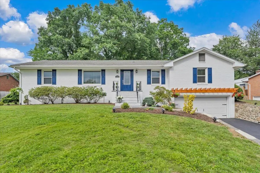 5227 N Garden Ln, Roanoke, VA 24019 - #2