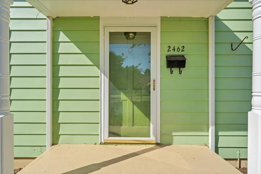 2462 Maiden Ln Sw, Roanoke, VA 24015 - #2