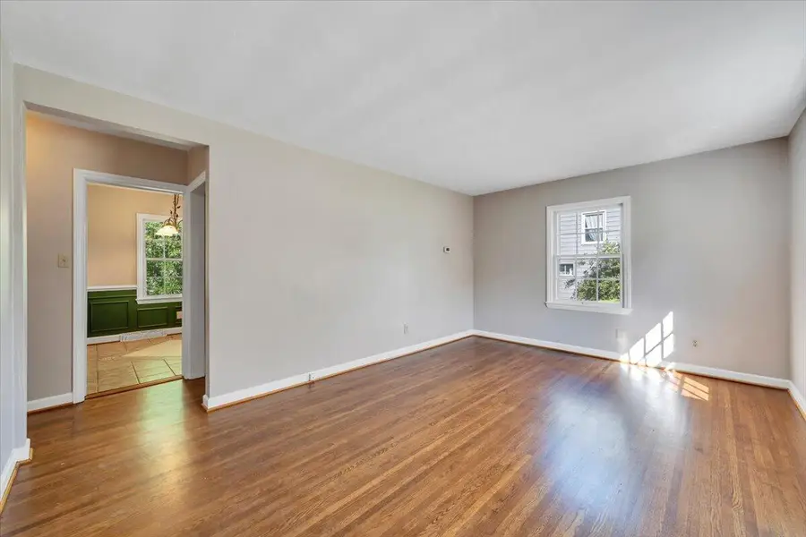 2462 Maiden Ln Sw, Roanoke, VA 24015 - #3