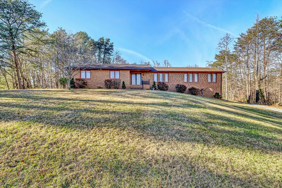 2608 Loch Haven Dr, Roanoke, VA 24019 - #1