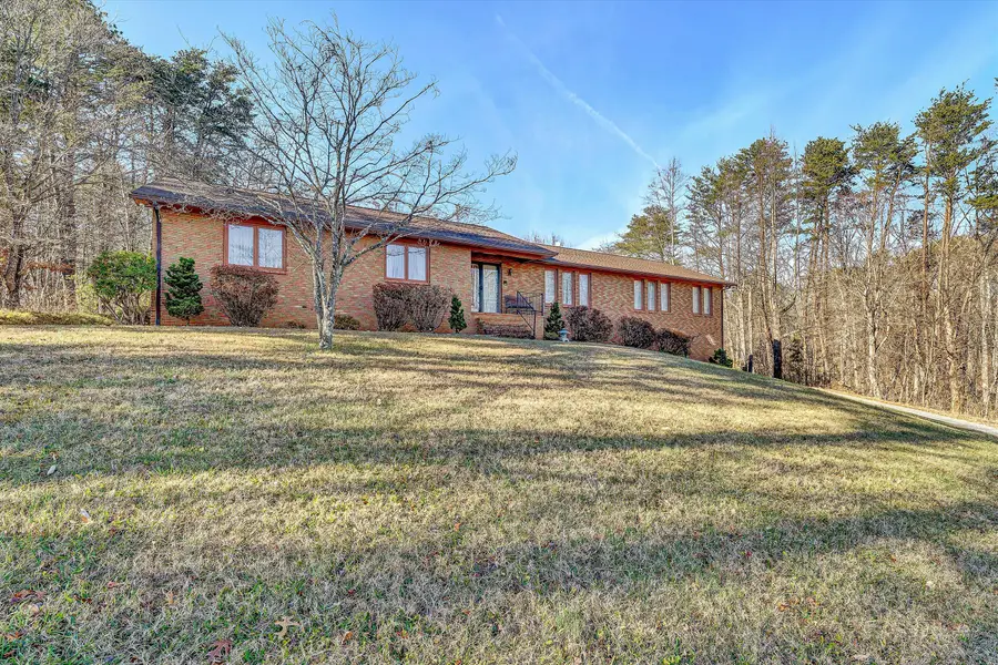 2608 Loch Haven Dr, Roanoke, VA 24019 - #2