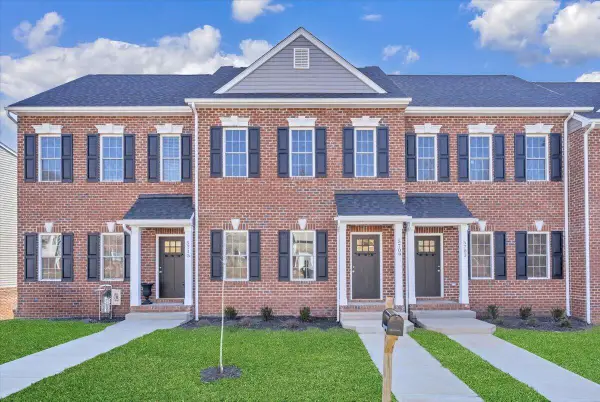 5647 Huntridge Rd, Roanoke, VA 24012