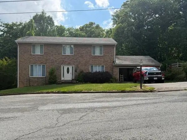 3521 Lakeland Dr, Roanoke, VA 24018