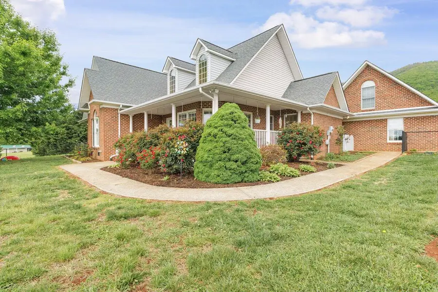 218 Cahas Ln, Boones Mill, VA 24065 - #2