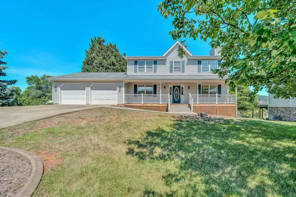 1920 High Crest Ct, Roanoke, VA 24012