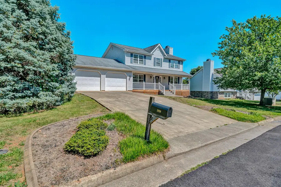 1920 High Crest Ct, Roanoke, VA 24012 - #2