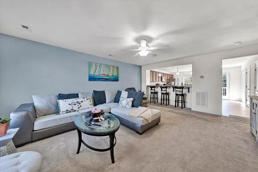 6802 Village Green Dr, Roanoke, VA 24019 - #3