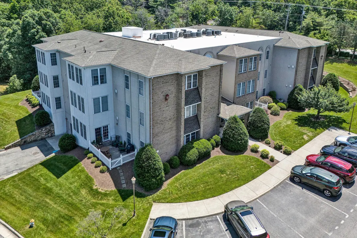4825 Glen Ivy Ln Sw #APT 105, Roanoke, VA 24018 - #1