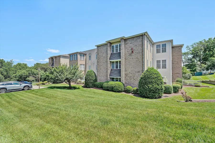 4825 Glen Ivy Ln Sw #APT 105, Roanoke, VA 24018 - #2