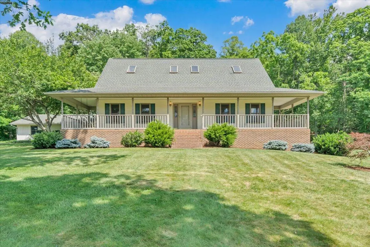 5145 Bradshaw Rd, Salem, VA 24153 - #1