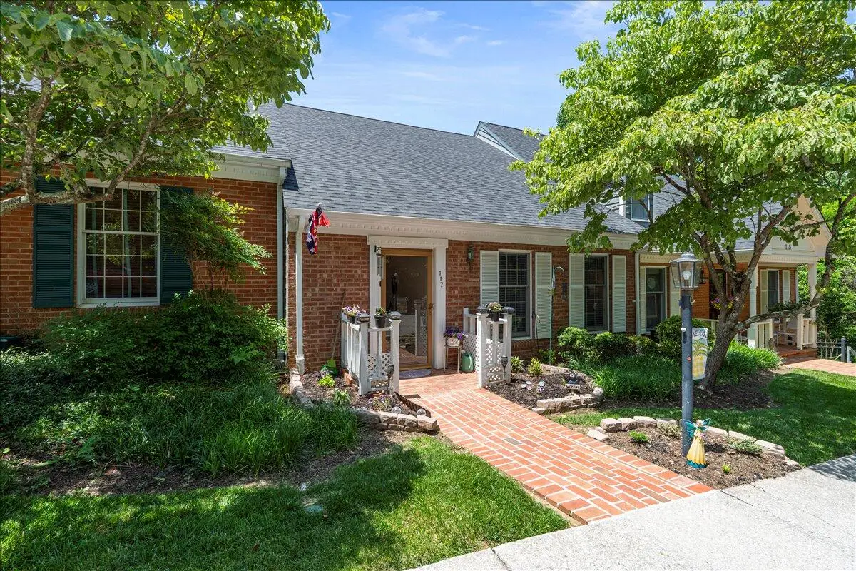 117 Greenbrier Dr, Radford, VA 24141 - #1
