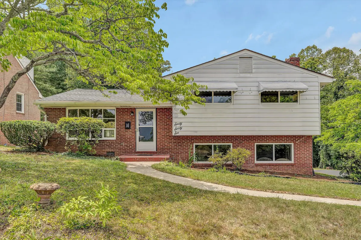 6066 Thornrose Rd, Roanoke, VA 24012 - #1