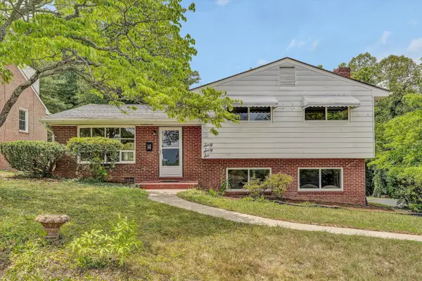 6066 Thornrose Rd, Roanoke, VA 24012