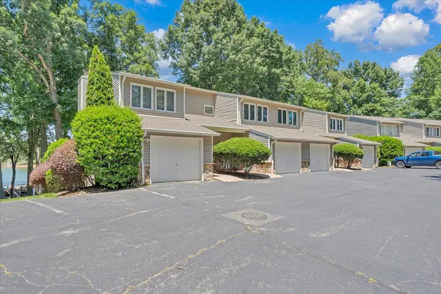 60 Windlass Pointe Dr, Moneta, VA 24121 - #2