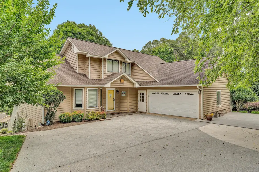 3266 Kemp Ford Rd, Union Hall, VA 24176 - #2