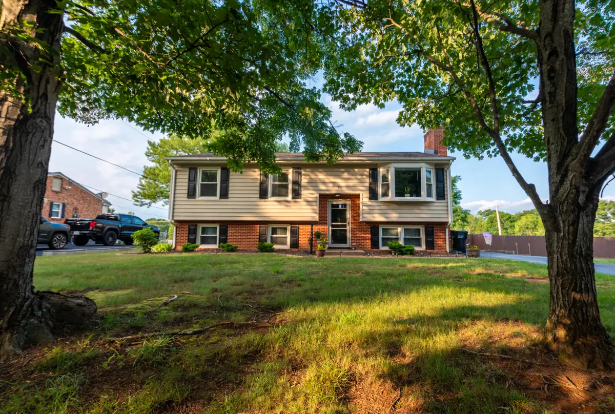 3074 Bandy Rd, Roanoke, VA 24014 - #1