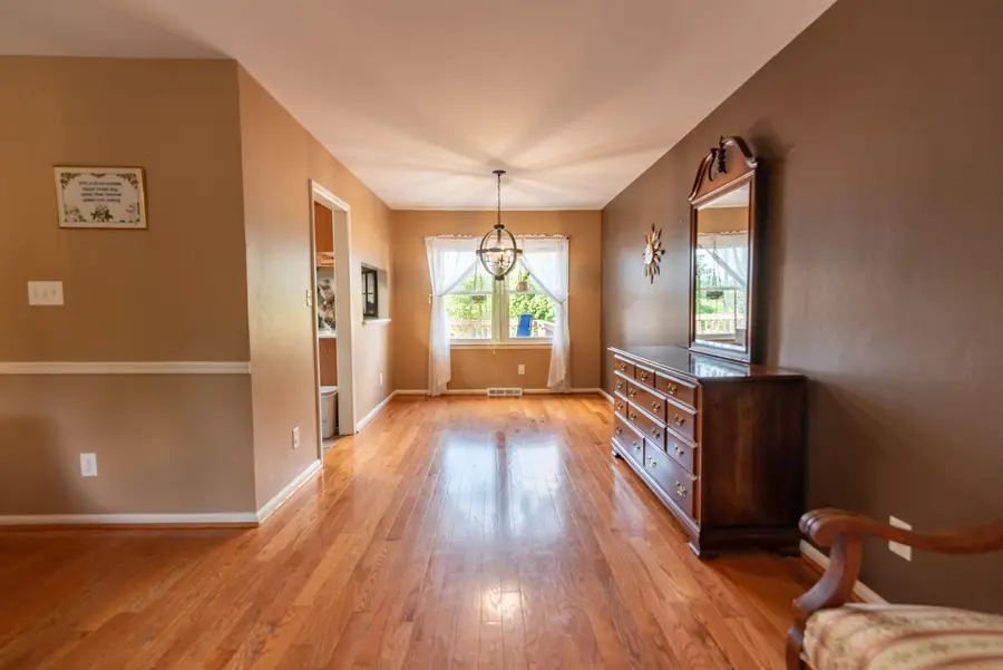 3074 Bandy Rd, Roanoke, VA 24014 - #2