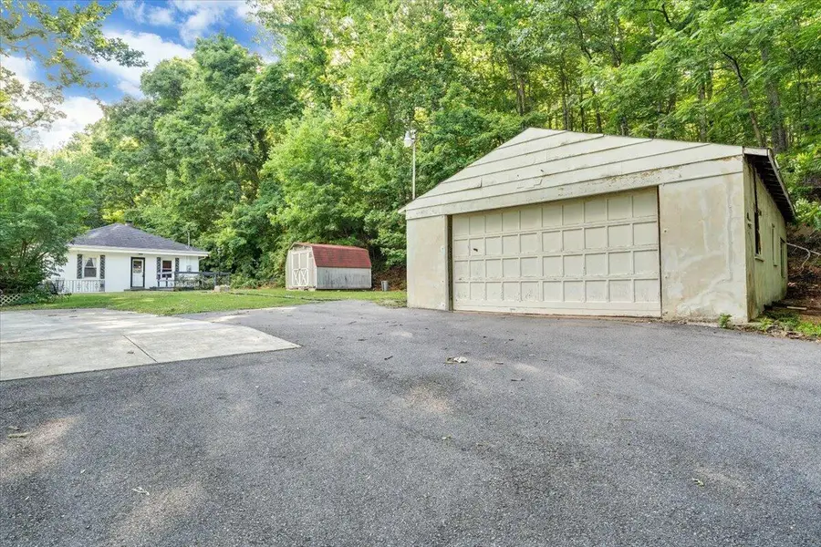 2215 Wildwood Rd, Salem, VA 24153 - #2