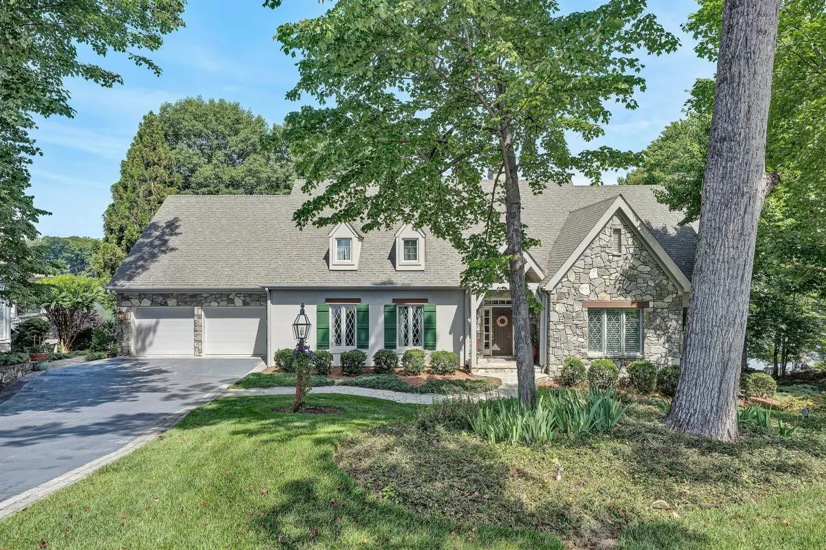 315 Upland Shores Dr, Penhook, VA 24137 - #1