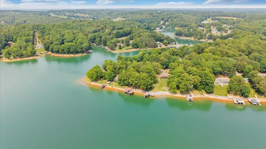 35 Bluewater Ct, Moneta, VA 24121 - #2