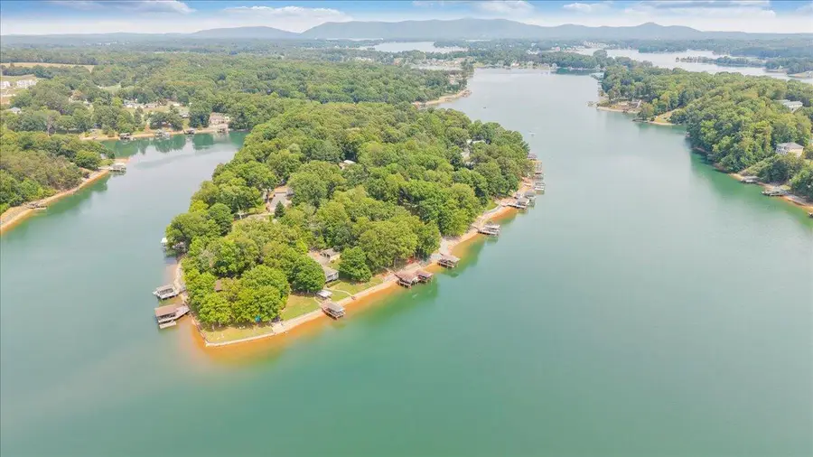 35 Bluewater Ct, Moneta, VA 24121 - #3